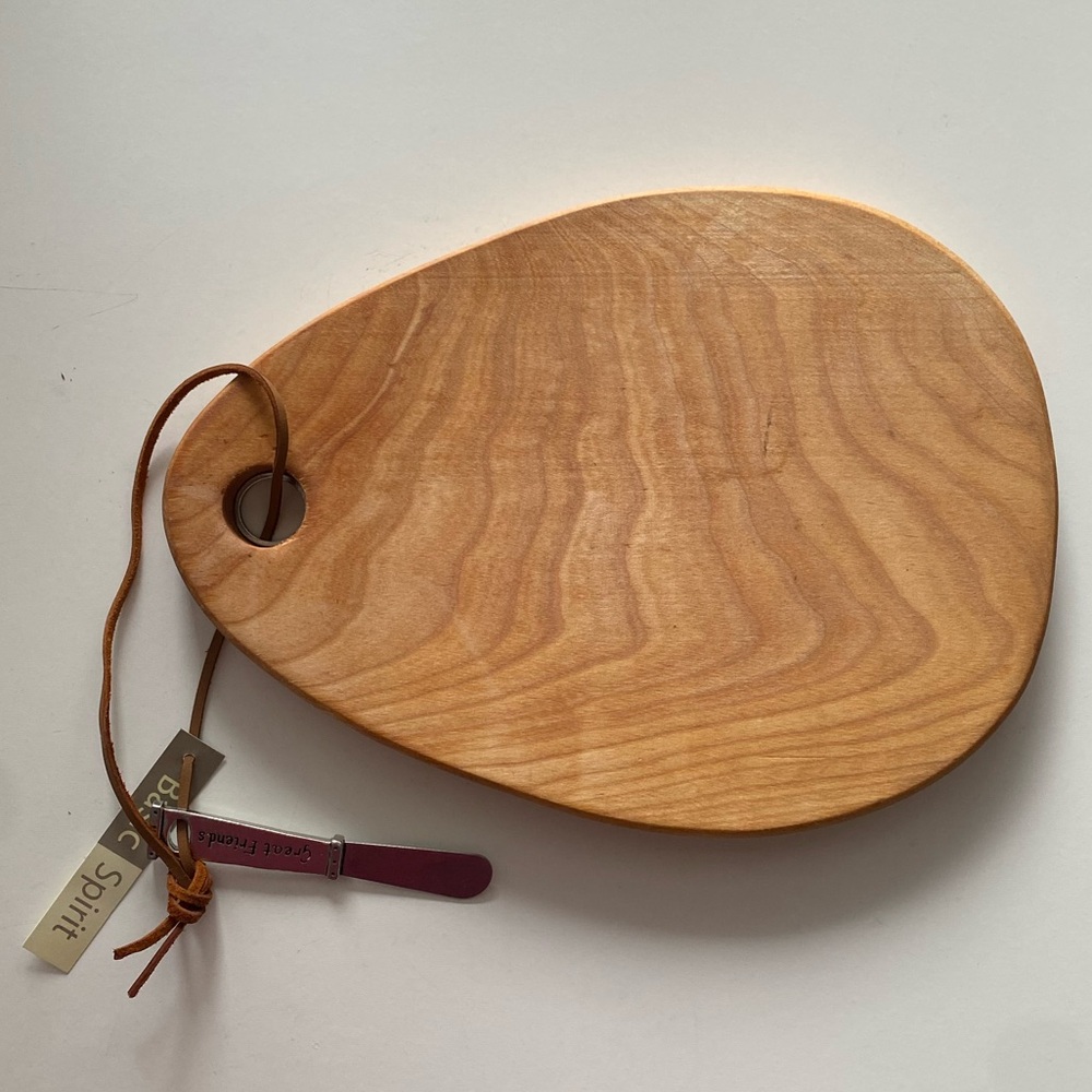 NWT Cutting Board and Cheese Knife Gift Set - Picture 4 of 7